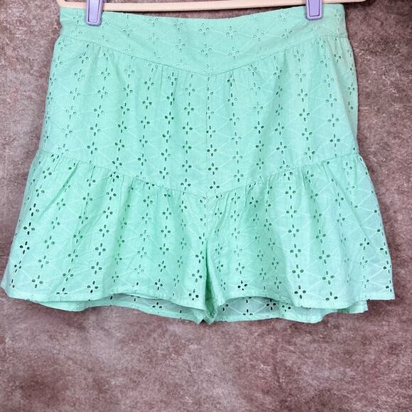 BCBGeneration Eyelet Shorts - Mint - Size L - Picture 5 of 14